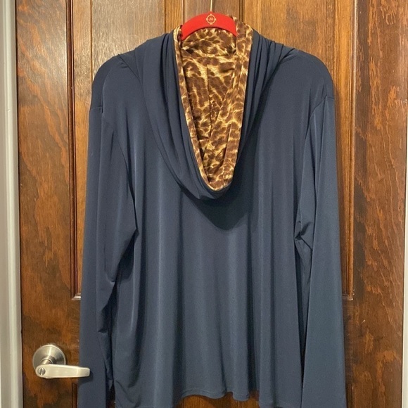 Simonton Says Gray Long Sleeve Top With Animal Print Collar / Hood - Picture 3 of 4